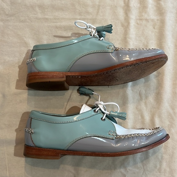 G.H. Bass & Co. Weejuns Winnie lace up shoe. Size 9 Green, gray and white. - Picture 10 of 11